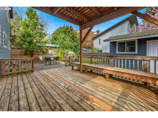 7725 Se MARKET St, Portland, OR 97215