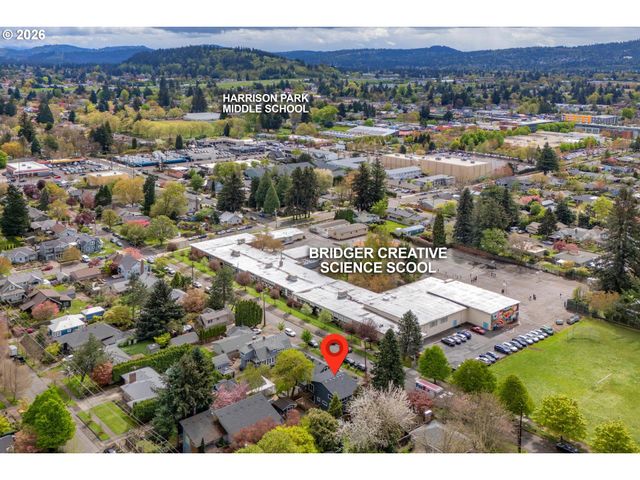 7725 Se MARKET St, Portland, OR 97215