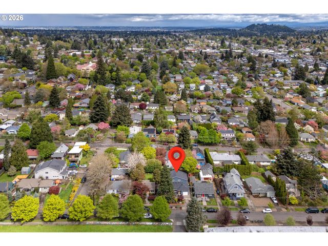 7725 Se MARKET St, Portland, OR 97215