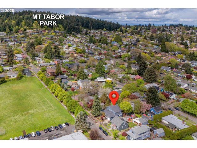 7725 Se MARKET St, Portland, OR 97215