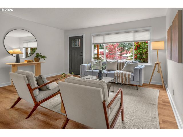 7725 Se MARKET St, Portland, OR 97215