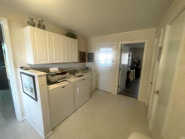 320 W Roselawn Avenue Street, Logansport, IN 46947