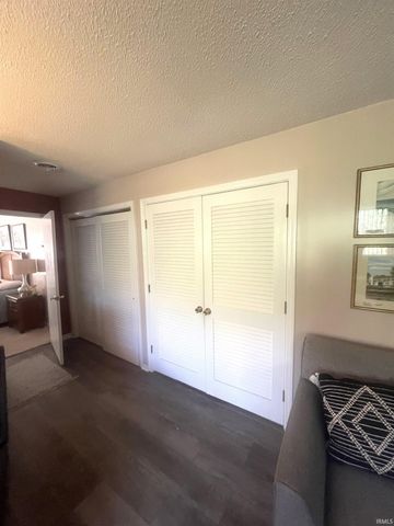 320 W Roselawn Avenue Street, Logansport, IN 46947