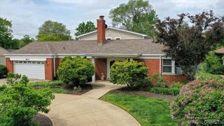 4830 Wolf Road, Western Springs, IL 60558