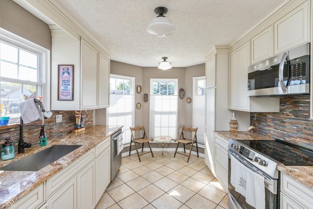 3760 Smallwood Lane W, Indianapolis, IN 46214