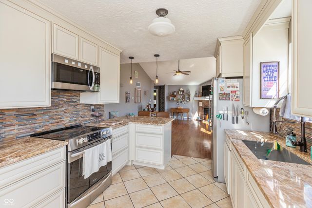 3760 Smallwood Lane W, Indianapolis, IN 46214