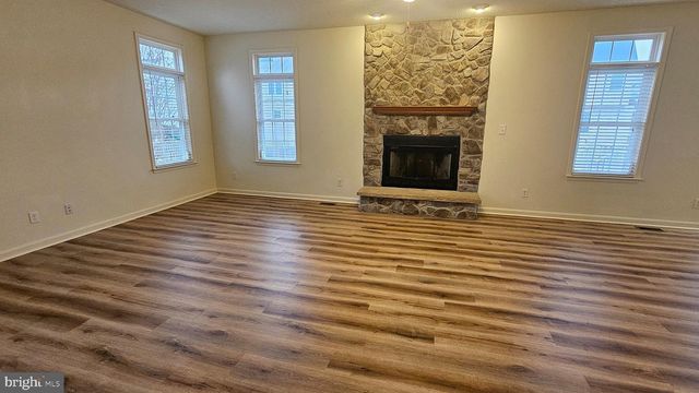 2822 SLINGERLAND DR, Fredericksburg, VA 22408