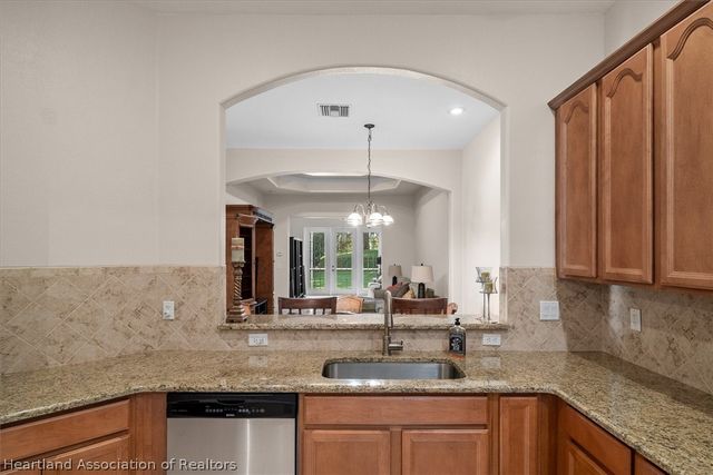 5333 Surrey Lane, Sebring, FL 33875