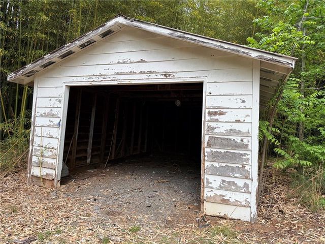8884 Woods Dairy Road, Denton, NC 27239