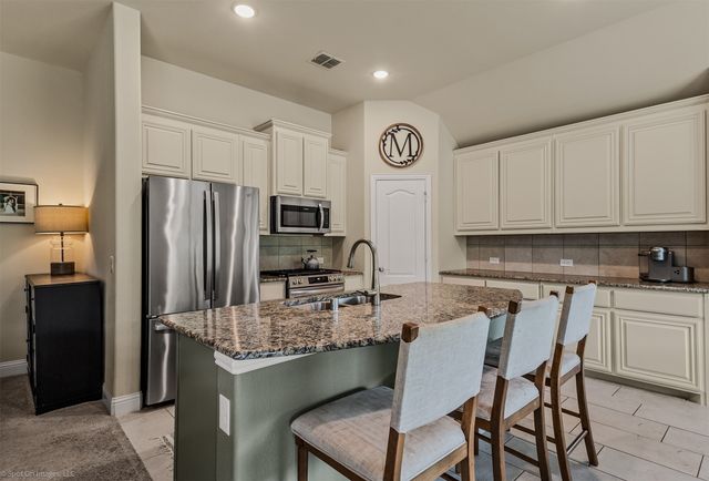 485 W Autumn Hill Bluff, Lavon, TX 75166