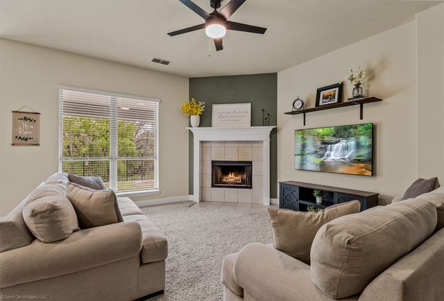 485 W Autumn Hill Bluff, Lavon, TX 75166