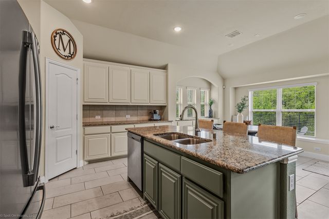 485 W Autumn Hill Bluff, Lavon, TX 75166