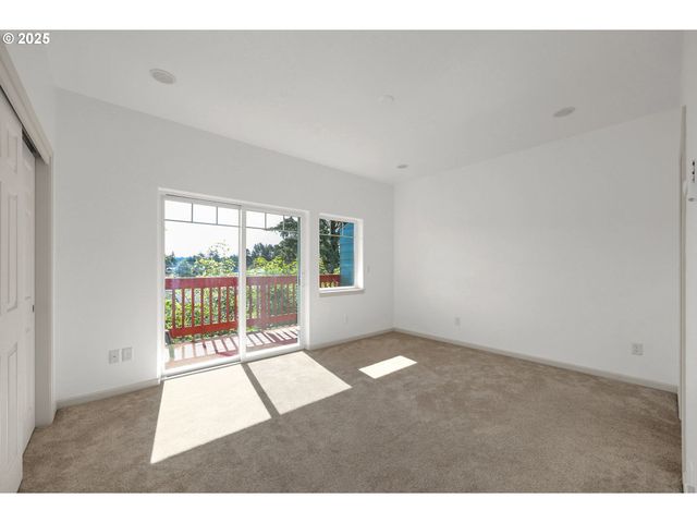 1726 32ND St, Florence, OR 97439