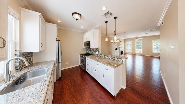 2128 Gillette Street, Houston, TX 77006
