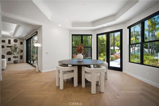 17437 Oak Creek Court, Encino, CA 91316