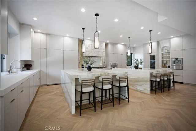 17437 Oak Creek Court, Encino, CA 91316
