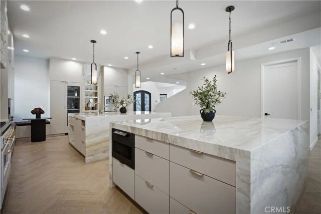 17437 Oak Creek Court, Encino, CA 91316