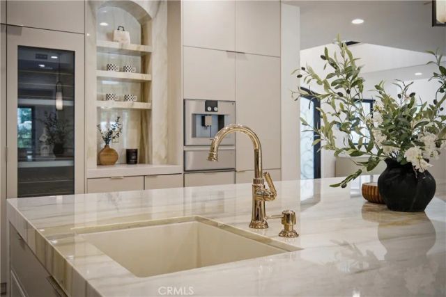 17437 Oak Creek Court, Encino, CA 91316