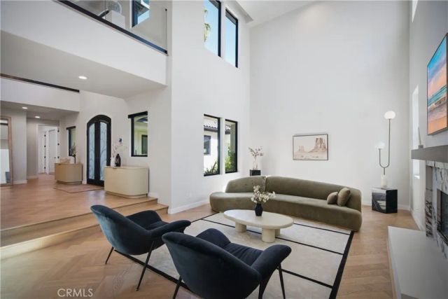 17437 Oak Creek Court, Encino, CA 91316