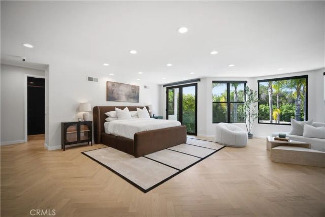 17437 Oak Creek Court, Encino, CA 91316
