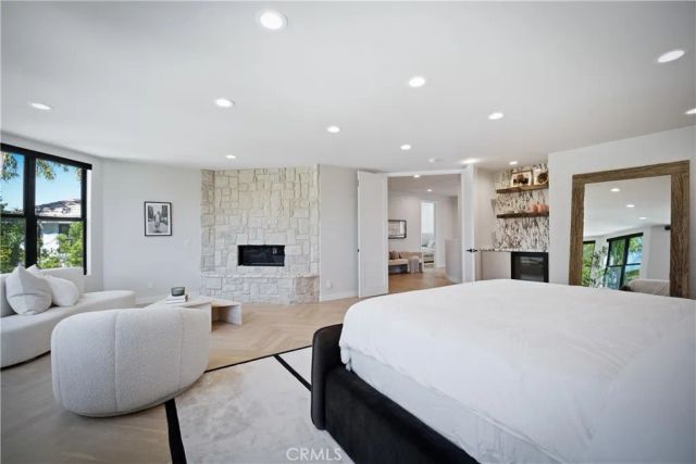 17437 Oak Creek Court, Encino, CA 91316