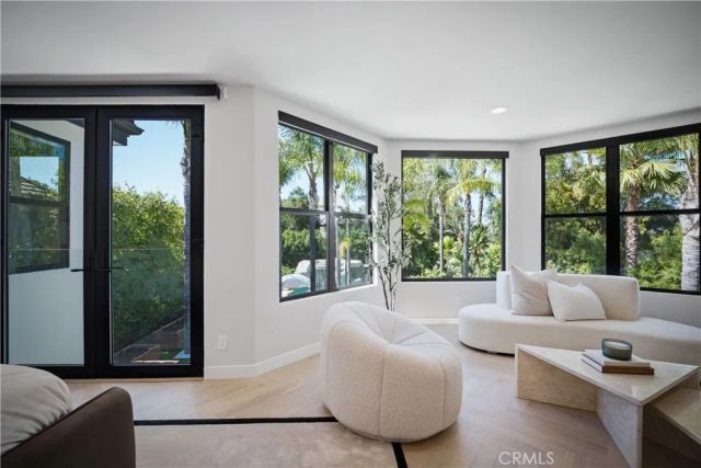 17437 Oak Creek Court, Encino, CA 91316