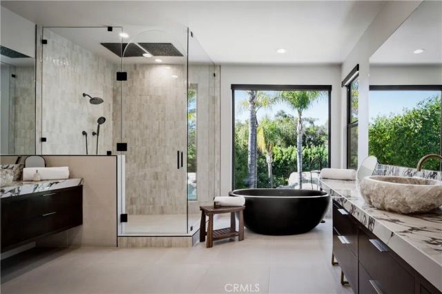17437 Oak Creek Court, Encino, CA 91316
