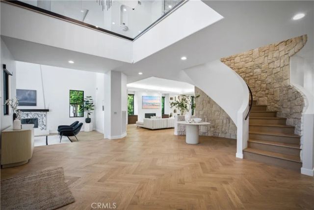 17437 Oak Creek Court, Encino, CA 91316