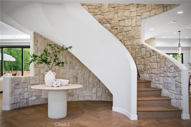 17437 Oak Creek Court, Encino, CA 91316