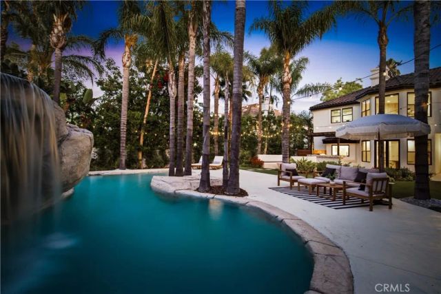 17437 Oak Creek Court, Encino, CA 91316