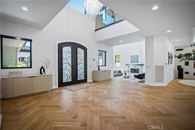 17437 Oak Creek Court, Encino, CA 91316