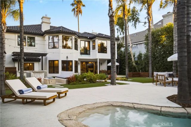 17437 Oak Creek Court, Encino, CA 91316
