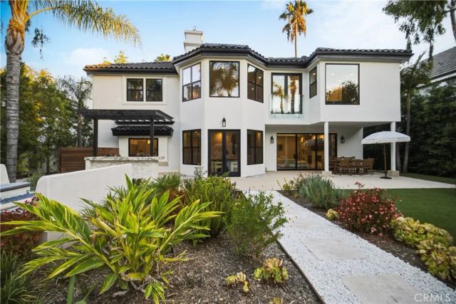 17437 Oak Creek Court, Encino, CA 91316