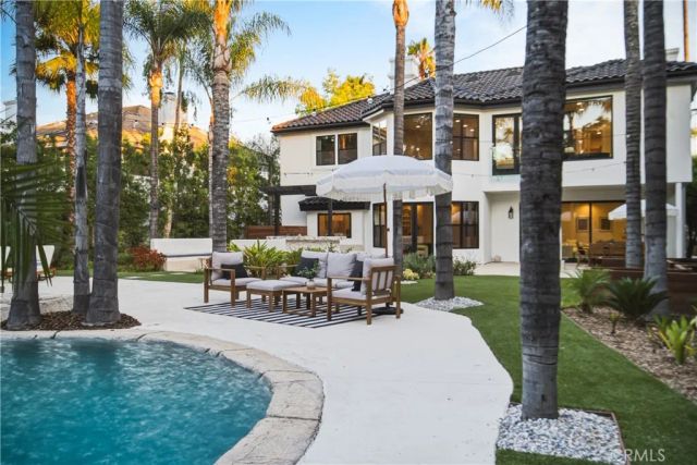 17437 Oak Creek Court, Encino, CA 91316