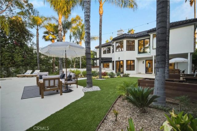 17437 Oak Creek Court, Encino, CA 91316