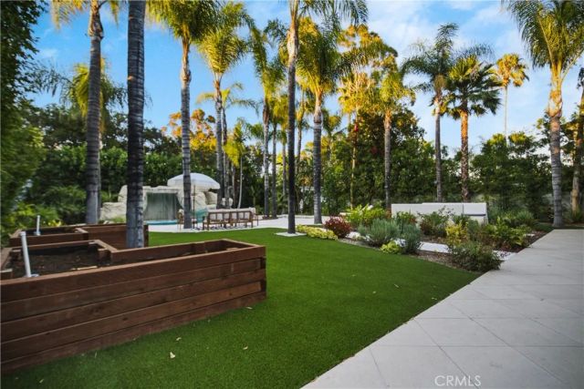 17437 Oak Creek Court, Encino, CA 91316