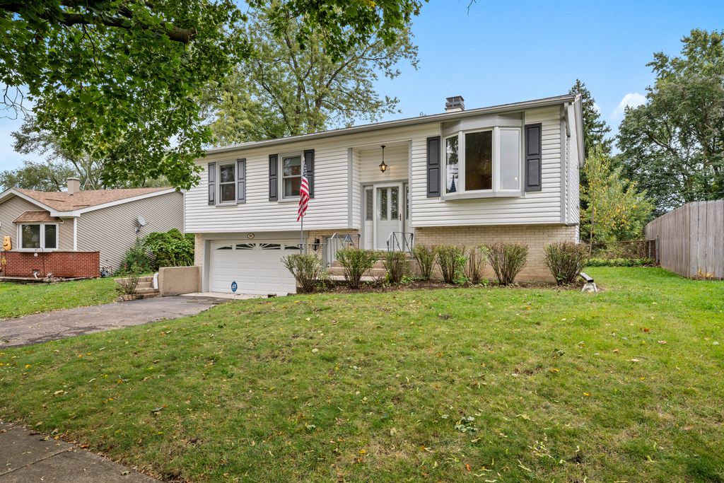 767 Leslie Lane, Glendale Heights, IL 60139 — photo 2