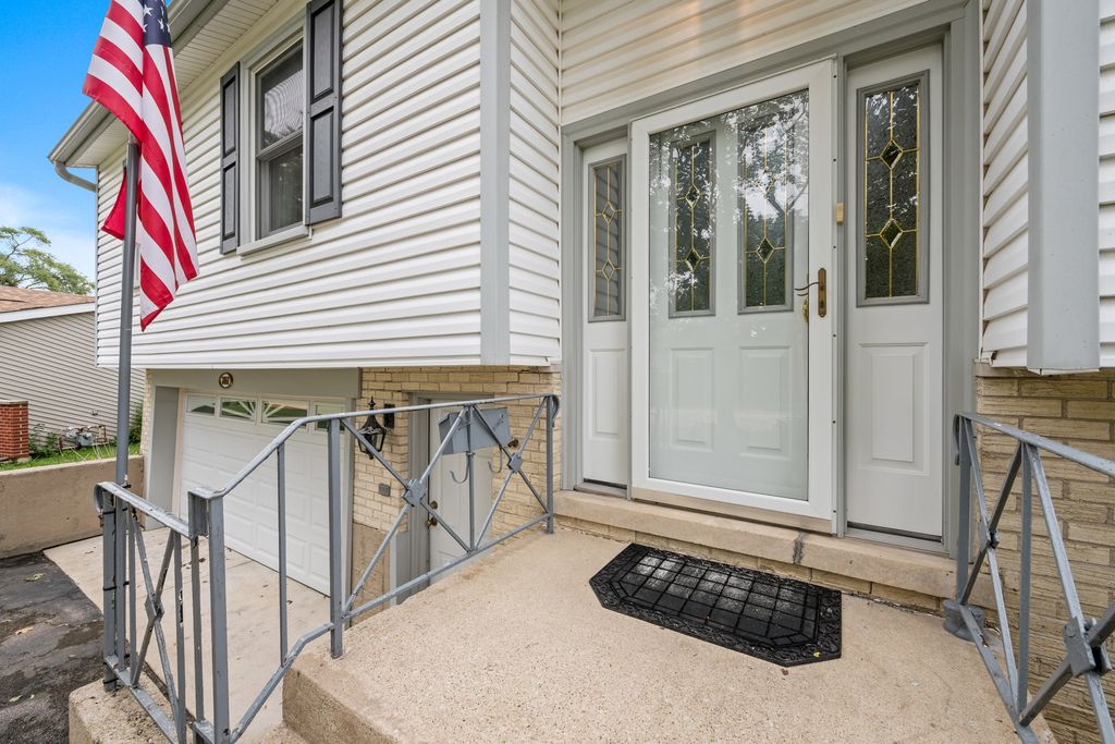 767 Leslie Lane, Glendale Heights, IL 60139 — photo 4