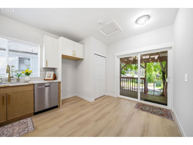 8950 N SMITH St, Portland, OR 97203