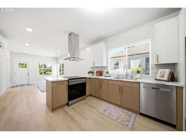 8950 N SMITH St, Portland, OR 97203