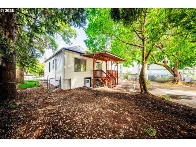 8950 N SMITH St, Portland, OR 97203