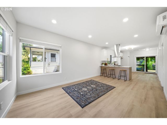 8950 N SMITH St, Portland, OR 97203