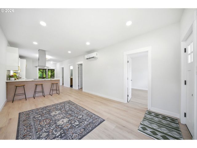 8950 N SMITH St, Portland, OR 97203