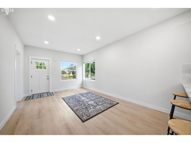 8950 N SMITH St, Portland, OR 97203