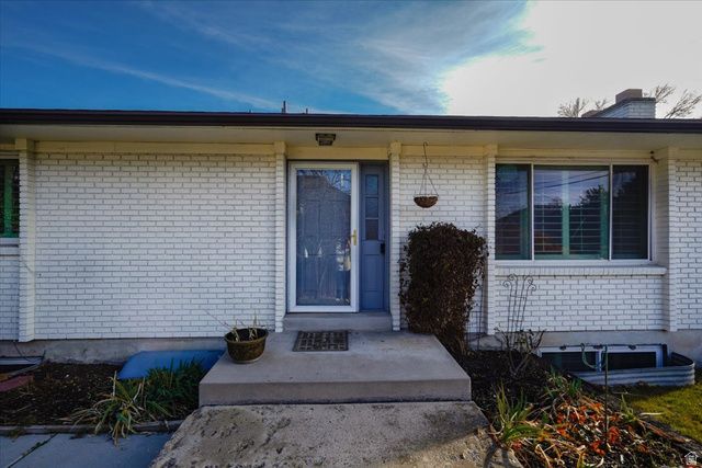 4608 S LOCUST LN, Holladay, UT 84117