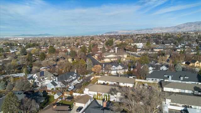 4608 S LOCUST LN, Holladay, UT 84117
