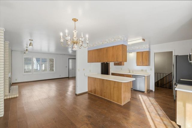 4608 S LOCUST LN, Holladay, UT 84117