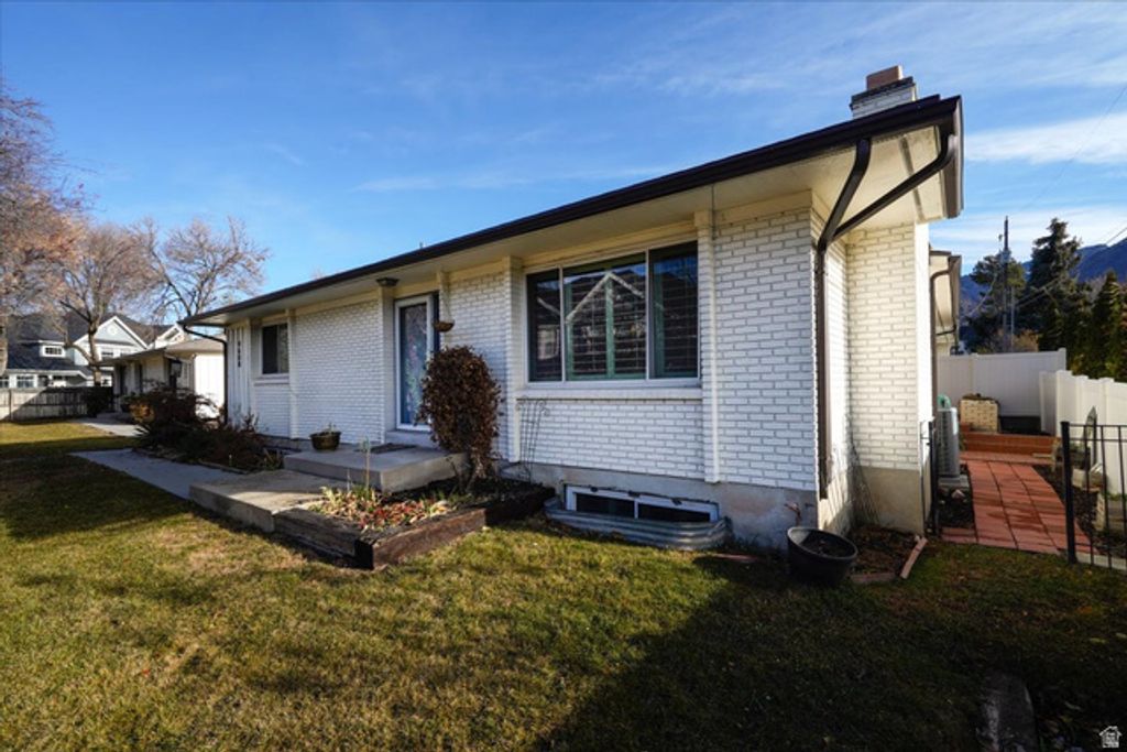 4608 S LOCUST LN, Holladay, UT 84117