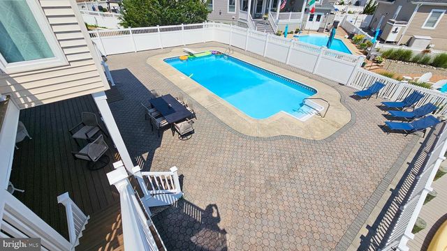 702 NEWELL AVE, Manahawkin, NJ 08050