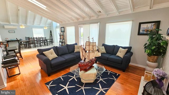 702 NEWELL AVE, Manahawkin, NJ 08050